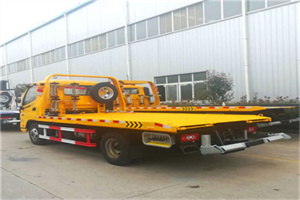 无锡附近拖车救援搭电